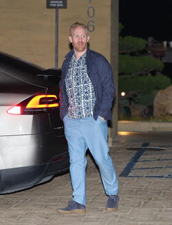 Brad Pitt s pal Thomas Houseago enjoys a dinner outing at Nobu in Malibu.