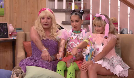  Ew with Zo&euml; Kravitz and Sabrina Carpenter on The Tonight Show Starring Jimmy Fallon 