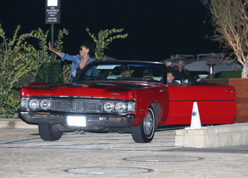 Jaden and Willow Smith treat their mother Jada Pinkett Smith and grandmother Adrienne Banfield Jones to a Mother s Day dinner at Nobu in Malibu.