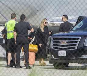 Champagne For Khloe The Baller Babe Celebrates Cavaliers Win Over Celtics