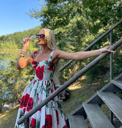 Khloé Kardashian and Daughter True Twin in Matching Dolce Gabbana Dresses on Italian Vacation