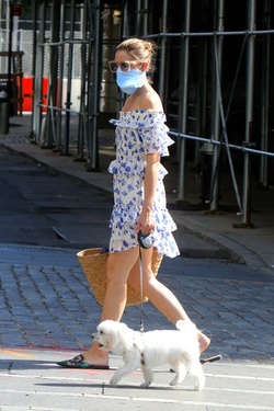 Olivia Palermo and Mr Butler Go to the Park Olivia Palermo and Mr Butler Go to the Park