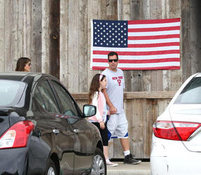 Adam Sandler Takes The Family To Surf Shop On Labor Day Adam Sandler Takes The Family To Surf Shop On Labor Day