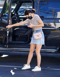 Lucy Hale Hops out of her car Looking Cute Lucy Hale Hops out of her car Looking Cute