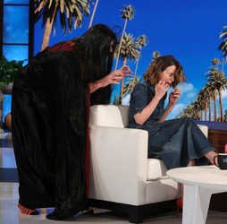 Sarah Paulson gets the fright of her life on the Ellen show
