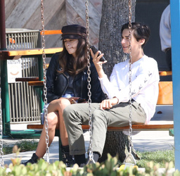 Kaia Gerber on her first date with new boyfriend Kaia Gerber on her first date with new boyfriend