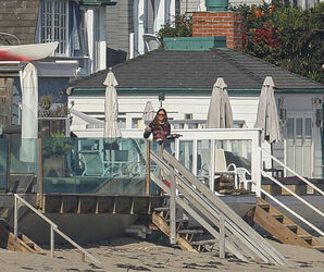 EXCLUSIVE Summer romance Jennifer Garner and Bradley Cooper on the beach