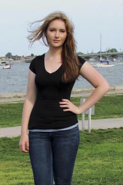 JENNIFER LAWRENCE DOPPELGANGER THANKS STRANGERS FOR SPOTTING SIMILARITIES TO A LIST STAR