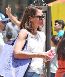 Katie Holmes Spends Time With Family In L.A. Before Starting Harvard Business School