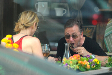 Tim Roth and wife enjoy lunch