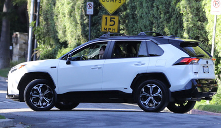 Violet Affleck arriving at Ben Affleck s birthday