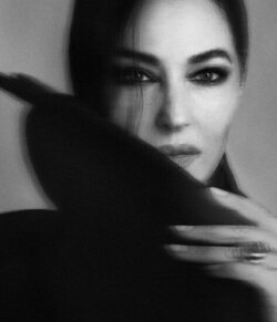 Non Exclusive Monica Bellucci Assumes Icon Status in Harper s Bazaar Spain September Non Exclusive Monica Bellucci Assumes Icon Status in Harper s Bazaar Spain September