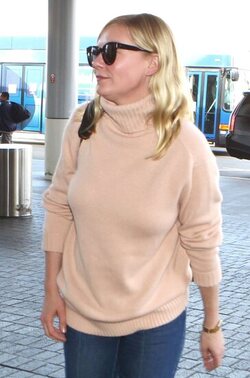 Kirsten Dunst arrives back at LAX Kirsten Dunst arrives back at LAX