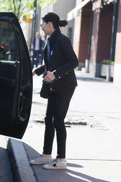 Julianna Margulies on her way to gym
