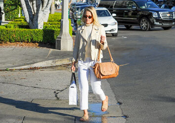 Ali Larter channels Jackie O while shopping