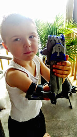 FATHER AND SON MAKE 3D HANDS