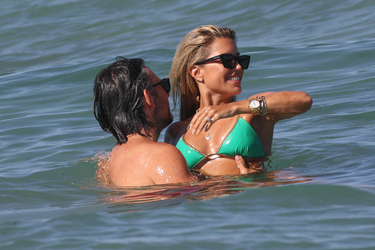 Sylvie Meis and Niclas Castello during a beach day in Saint Tropez