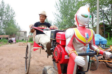 Farmer Builds Bizarre Amphibious Trike