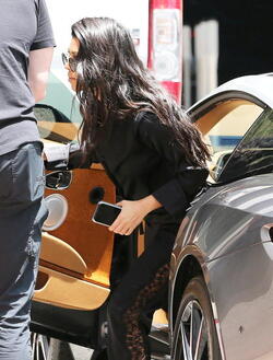 Kim And Kourtney Crack Up On Snapchat Kim And Kourtney Crack Up On Snapchat