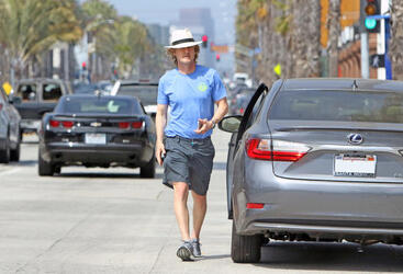 Owen Wilson Steps Out For Lunch With Son Robert