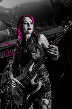 Star Circus performing at The Beaverwood Club