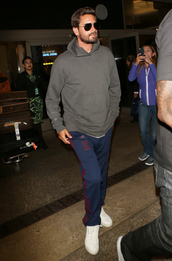 Scott Disick coming back from Cannes as if nothing happened Scott Disick coming back from Cannes as if nothing happened