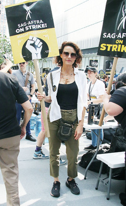 SAG AFTRA Strike At HBO Offices SAG AFTRA Strike At HBO Offices