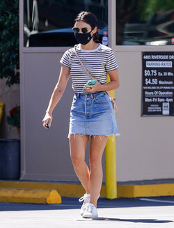 Lucy Hale Hops out of her car Looking Cute Lucy Hale Hops out of her car Looking Cute