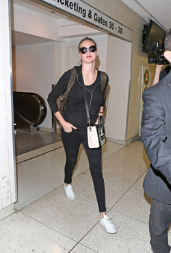 Kate Upton Goes Casual In All Black At LAX