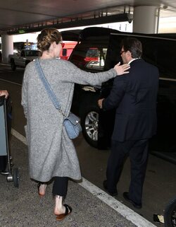  The Crown Star Claire Foy Looking Lovely With No Makeup At LAX
