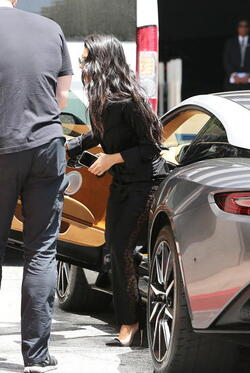 Kim And Kourtney Crack Up On Snapchat Kim And Kourtney Crack Up On Snapchat
