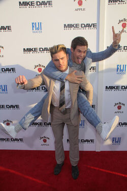 Adam DeVine LOVES hamming it up for the cameras... here s the proof 