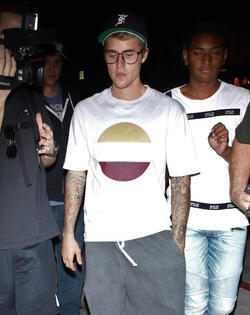 Justin Bieber heads to Mastros after donating thousands to Hurricane Harvey relief Justin Bieber heads to Mastros after donating thousands to Hurricane Harvey relief