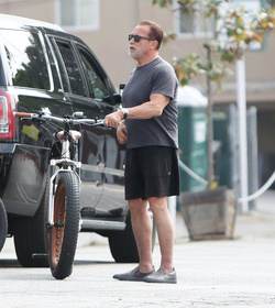 Arnold Schwarzenegger and Ralf Moeller go for a Bike Ride