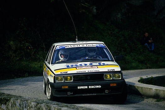 Photo Rallye 1986 – François Chatriot / Michel Périn – Renault Maxi 5 Turbo – Ga(rs?)