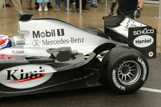 Test nuova Mclaren MP4 19B a Silverstone