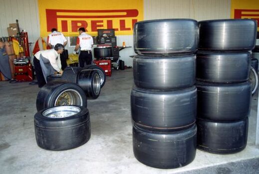 24 Hours of Daytona USA 04 05 02 1995