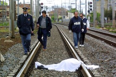 Suicidio sui binari
