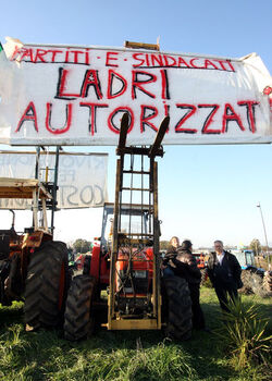 MANIFESTAZIOINE AGRICOLTORI MANIFESTAZIOINE AGRICOLTORI