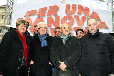 CONFERENZA STAMPA SINDACATI PER RIAPRIRE CONFRONTO CON IL GOVERNO
