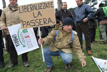 ASSEMBLEA TASSISTI CONTRO LIBERALIZZAZIONI ASSEMBLEA TASSISTI CONTRO LIBERALIZZAZIONI