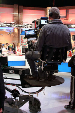 OPERATORI TELEVISIVI CAMERAMEN OPERATORI TELEVISIVI CAMERAMEN