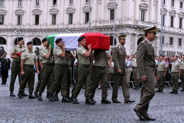 FUNERALI MILITARE UCCISO FUNERALI MILITARE UCCISO