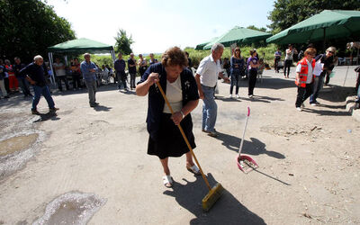 MANIFESTAZIONE CONTRO APERTURA DISCARICA A RIANO MANIFESTAZIONE CONTRO APERTURA DISCARICA A RIANO