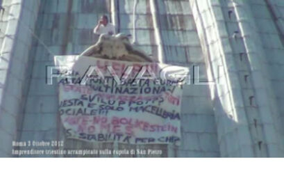 PROTESTA SULLA CUPOLA DI SAN PIETRO