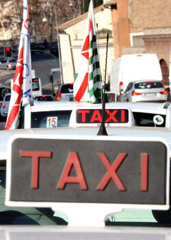 MANIFESTAZIONE TASSISTI