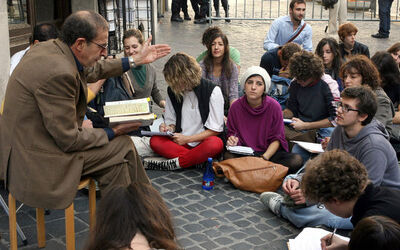 LEZIONI UNIVERSITA DAVANTI MONTECITORIO