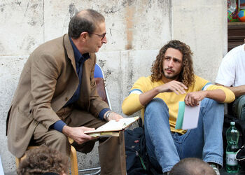 LEZIONI UNIVERSITA DAVANTI MONTECITORIO