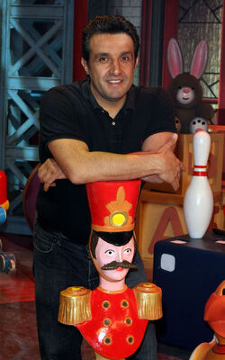 MEDIASET IL BRACCIO E LA MENTE