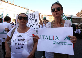 MANIFESTAZIONE CISL UIL CONTRO MANOVRA